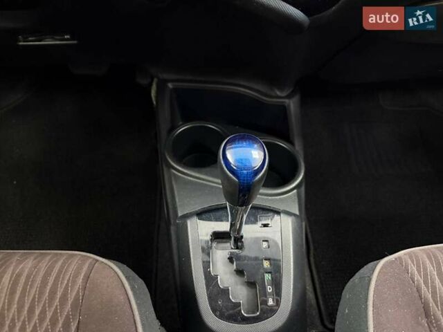 Синий Тойота Aqua, объемом двигателя 1.5 л и пробегом 84 тыс. км за 10790 $, фото 23 на Automoto.ua