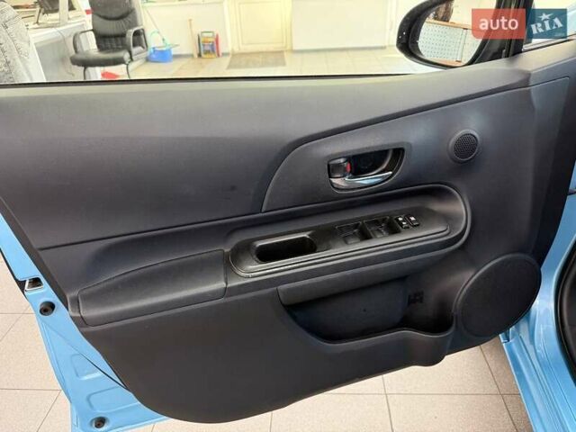 Синий Тойота Aqua, объемом двигателя 1.5 л и пробегом 84 тыс. км за 10790 $, фото 13 на Automoto.ua