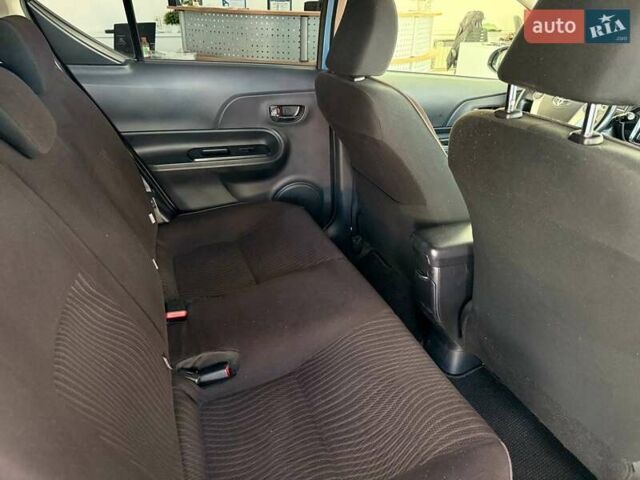 Синий Тойота Aqua, объемом двигателя 1.5 л и пробегом 84 тыс. км за 10790 $, фото 26 на Automoto.ua