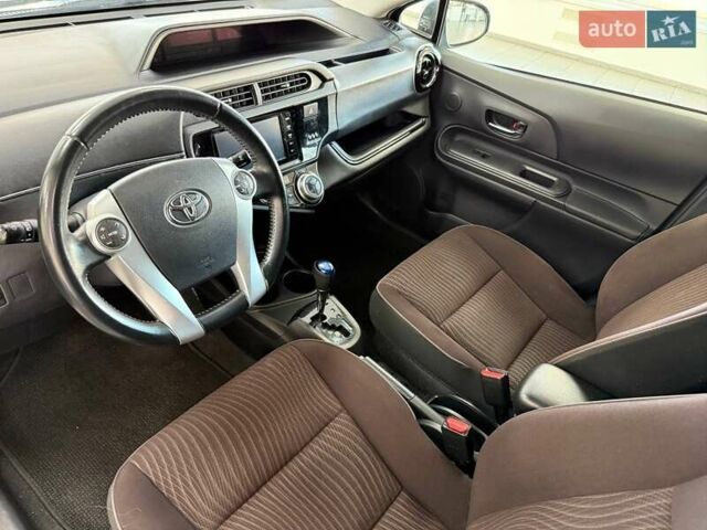 Синий Тойота Aqua, объемом двигателя 1.5 л и пробегом 84 тыс. км за 10790 $, фото 16 на Automoto.ua