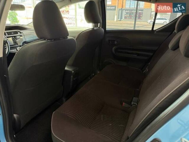 Синий Тойота Aqua, объемом двигателя 1.5 л и пробегом 84 тыс. км за 10790 $, фото 27 на Automoto.ua