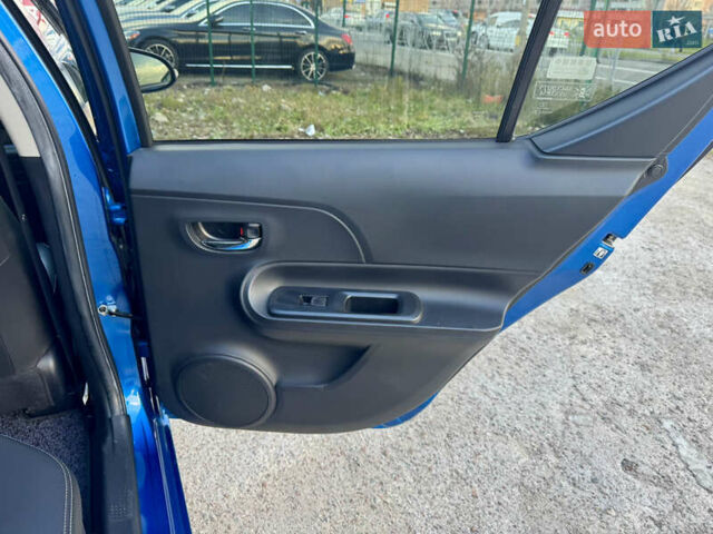 Синий Тойота Aqua, объемом двигателя 1.5 л и пробегом 76 тыс. км за 12800 $, фото 35 на Automoto.ua