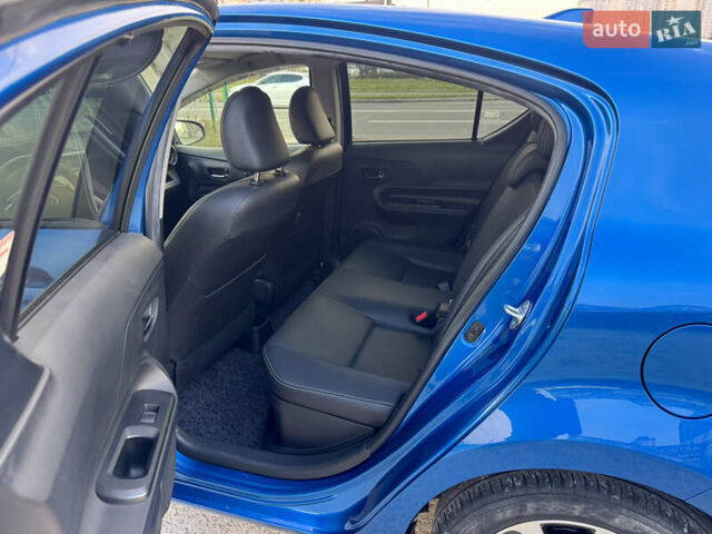 Синий Тойота Aqua, объемом двигателя 1.5 л и пробегом 76 тыс. км за 12800 $, фото 32 на Automoto.ua