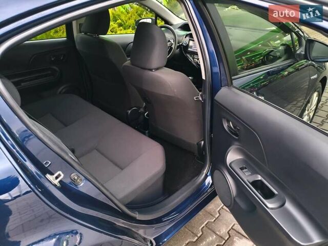 Синий Тойота Aqua, объемом двигателя 1.5 л и пробегом 77 тыс. км за 12500 $, фото 18 на Automoto.ua