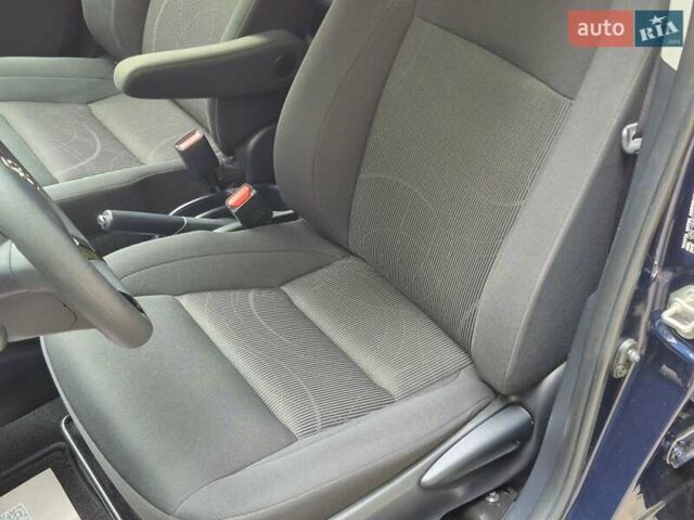 Синий Тойота Aqua, объемом двигателя 1.5 л и пробегом 76 тыс. км за 12799 $, фото 28 на Automoto.ua