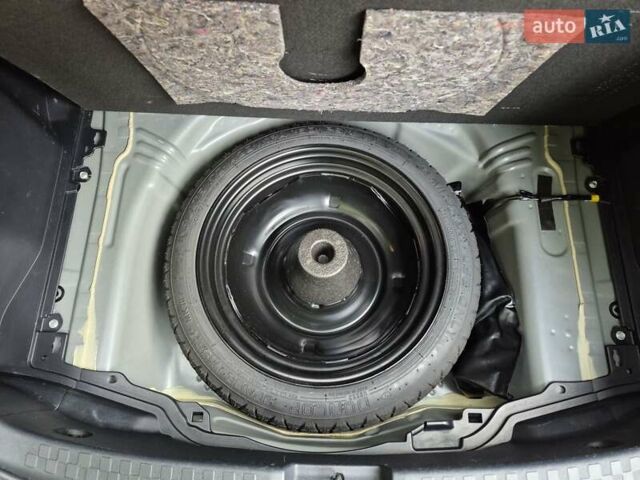 Синий Тойота Aqua, объемом двигателя 1.5 л и пробегом 76 тыс. км за 12799 $, фото 5 на Automoto.ua