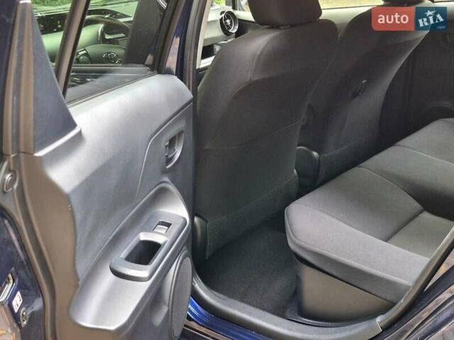 Синий Тойота Aqua, объемом двигателя 1.5 л и пробегом 76 тыс. км за 12799 $, фото 7 на Automoto.ua