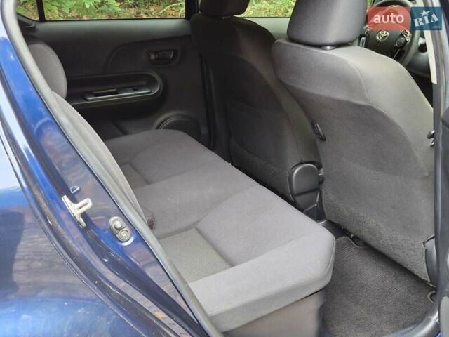 Синий Тойота Aqua, объемом двигателя 1.5 л и пробегом 76 тыс. км за 12799 $, фото 4 на Automoto.ua