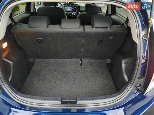 Синий Тойота Aqua, объемом двигателя 1.5 л и пробегом 77 тыс. км за 12500 $, фото 17 на Automoto.ua