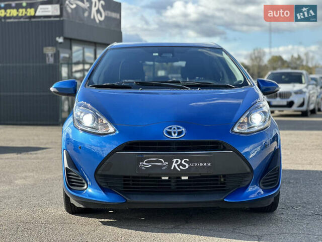 Синий Тойота Aqua, объемом двигателя 1.5 л и пробегом 65 тыс. км за 12400 $, фото 1 на Automoto.ua