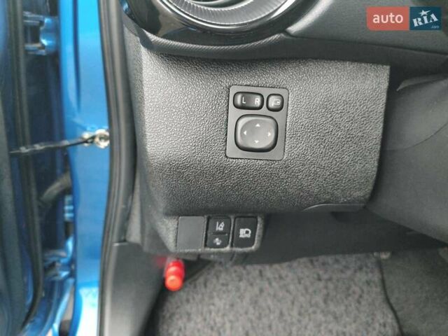 Синий Тойота Aqua, объемом двигателя 1.5 л и пробегом 53 тыс. км за 13800 $, фото 24 на Automoto.ua