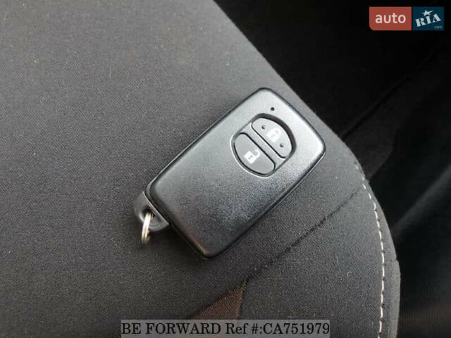 Синий Тойота Aqua, объемом двигателя 1.5 л и пробегом 98 тыс. км за 13000 $, фото 31 на Automoto.ua