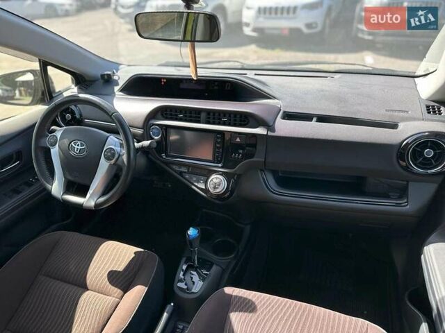 Зеленый Тойота Aqua, объемом двигателя 1.5 л и пробегом 112 тыс. км за 10940 $, фото 12 на Automoto.ua