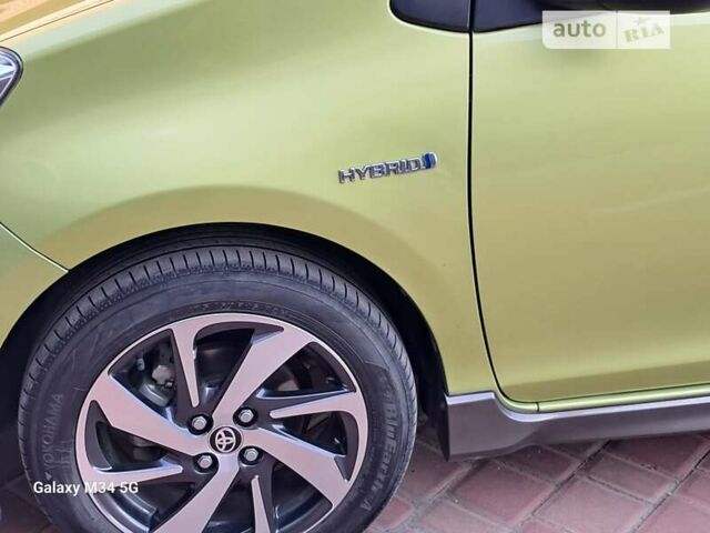 Зелений Тойота Aqua, об'ємом двигуна 1.5 л та пробігом 63 тис. км за 12699 $, фото 16 на Automoto.ua