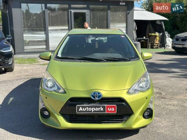 Зеленый Тойота Aqua, объемом двигателя 1.5 л и пробегом 112 тыс. км за 10940 $, фото 1 на Automoto.ua
