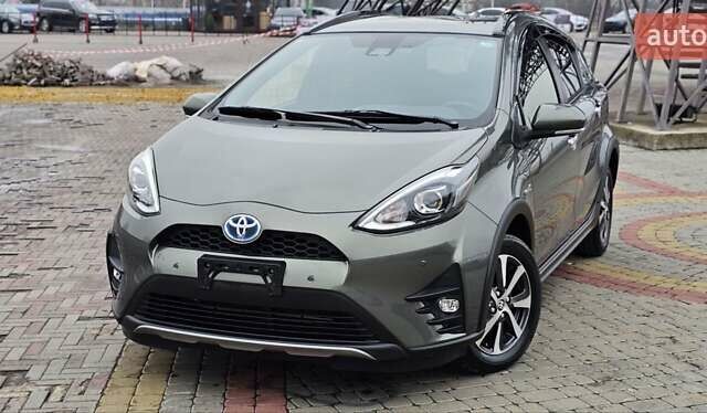 Зелений Тойота Aqua, об'ємом двигуна 1.5 л та пробігом 82 тис. км за 15900 $, фото 9 на Automoto.ua