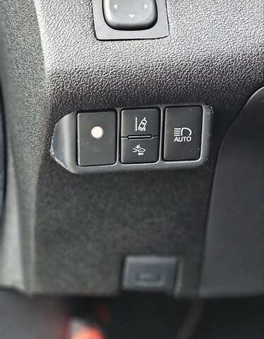 Зелений Тойота Aqua, об'ємом двигуна 1.5 л та пробігом 82 тис. км за 15900 $, фото 45 на Automoto.ua