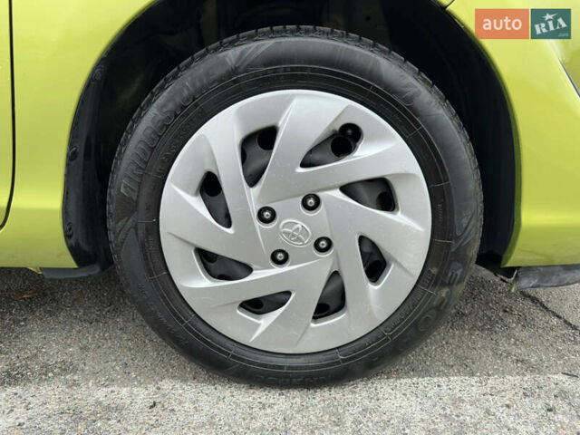 Зелений Тойота Aqua, об'ємом двигуна 1.5 л та пробігом 108 тис. км за 12900 $, фото 32 на Automoto.ua