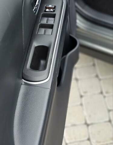 Зелений Тойота Aqua, об'ємом двигуна 1.5 л та пробігом 82 тис. км за 15900 $, фото 44 на Automoto.ua