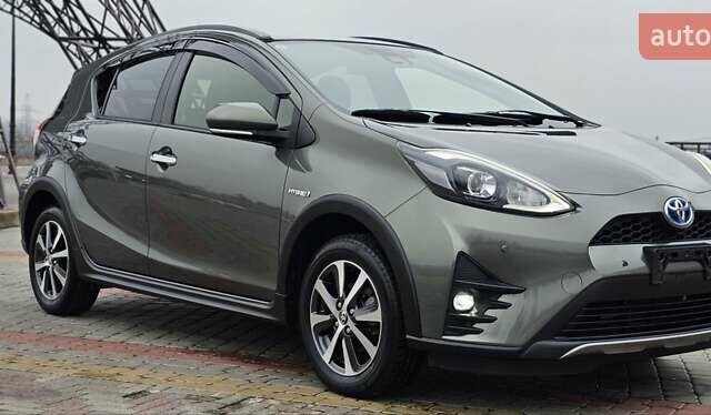 Зелений Тойота Aqua, об'ємом двигуна 1.5 л та пробігом 82 тис. км за 15900 $, фото 10 на Automoto.ua