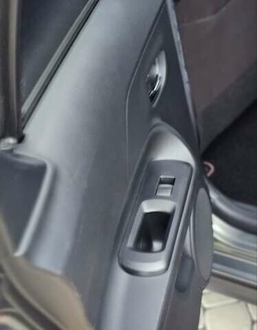 Зелений Тойота Aqua, об'ємом двигуна 1.5 л та пробігом 82 тис. км за 15900 $, фото 47 на Automoto.ua