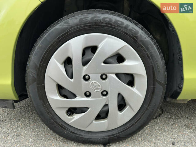 Зелений Тойота Aqua, об'ємом двигуна 1.5 л та пробігом 108 тис. км за 12900 $, фото 31 на Automoto.ua