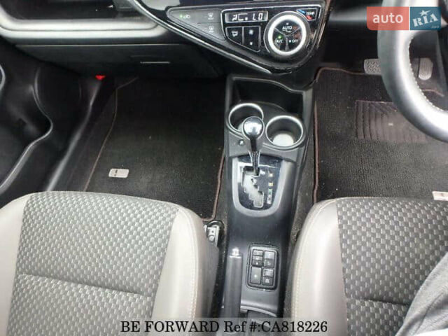 Зелений Тойота Aqua, об'ємом двигуна 1.5 л та пробігом 96 тис. км за 13500 $, фото 14 на Automoto.ua