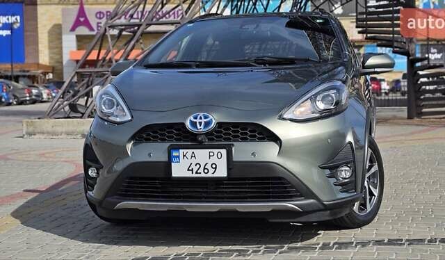 Зеленый Тойота Aqua, объемом двигателя 1.5 л и пробегом 42 тыс. км за 16500 $, фото 5 на Automoto.ua