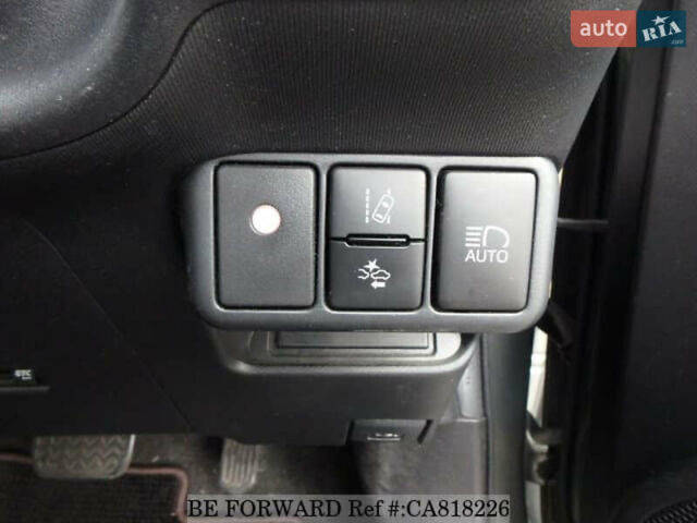 Зелений Тойота Aqua, об'ємом двигуна 1.5 л та пробігом 96 тис. км за 13500 $, фото 15 на Automoto.ua