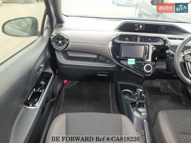 Зелений Тойота Aqua, об'ємом двигуна 1.5 л та пробігом 96 тис. км за 13500 $, фото 9 на Automoto.ua