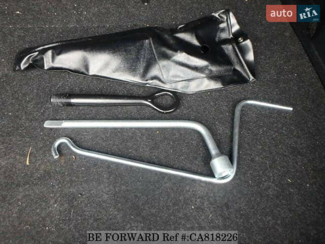 Зелений Тойота Aqua, об'ємом двигуна 1.5 л та пробігом 96 тис. км за 13500 $, фото 25 на Automoto.ua