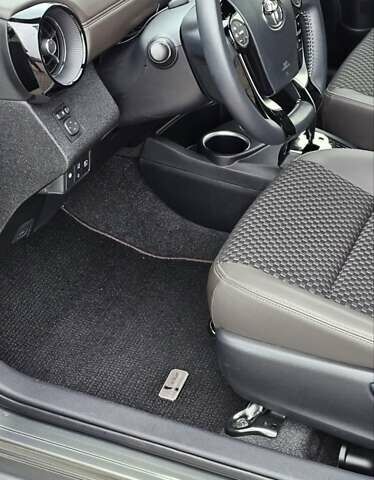 Зелений Тойота Aqua, об'ємом двигуна 1.5 л та пробігом 82 тис. км за 15900 $, фото 42 на Automoto.ua