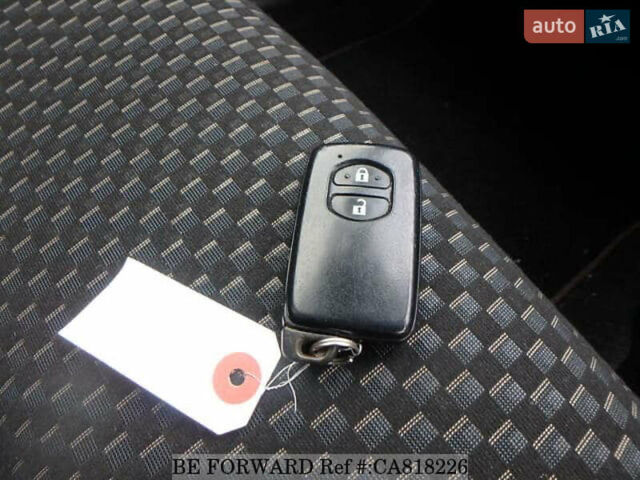 Зелений Тойота Aqua, об'ємом двигуна 1.5 л та пробігом 96 тис. км за 13500 $, фото 12 на Automoto.ua