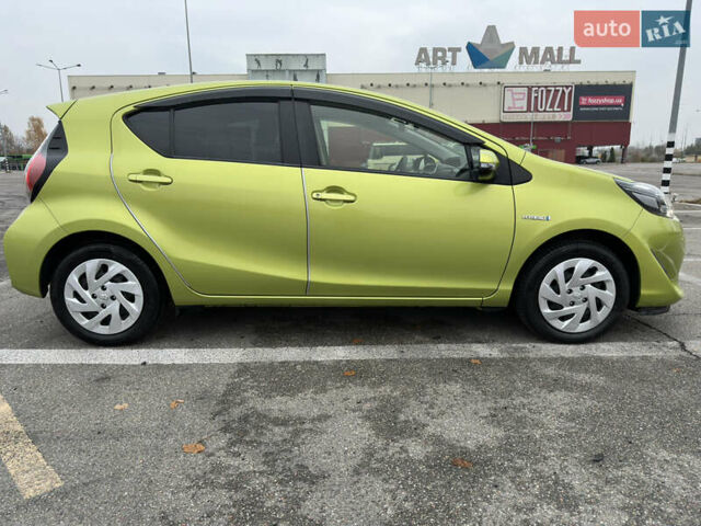 Зелений Тойота Aqua, об'ємом двигуна 1.5 л та пробігом 108 тис. км за 12900 $, фото 23 на Automoto.ua