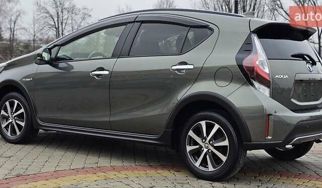 Зелений Тойота Aqua, об'ємом двигуна 1.5 л та пробігом 82 тис. км за 15900 $, фото 16 на Automoto.ua