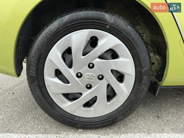 Зелений Тойота Aqua, об'ємом двигуна 1.5 л та пробігом 108 тис. км за 12900 $, фото 33 на Automoto.ua