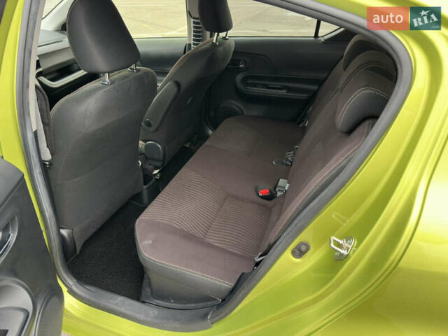 Зелений Тойота Aqua, об'ємом двигуна 1.5 л та пробігом 108 тис. км за 12900 $, фото 42 на Automoto.ua