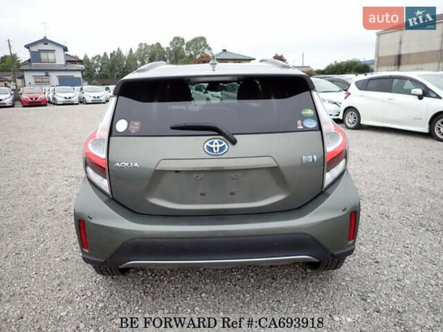 Зеленый Тойота Aqua, объемом двигателя 1.5 л и пробегом 58 тыс. км за 14600 $, фото 3 на Automoto.ua