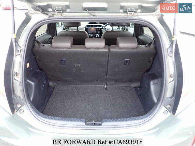 Зеленый Тойота Aqua, объемом двигателя 1.5 л и пробегом 58 тыс. км за 14600 $, фото 35 на Automoto.ua