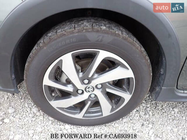 Зеленый Тойота Aqua, объемом двигателя 1.5 л и пробегом 58 тыс. км за 14600 $, фото 19 на Automoto.ua