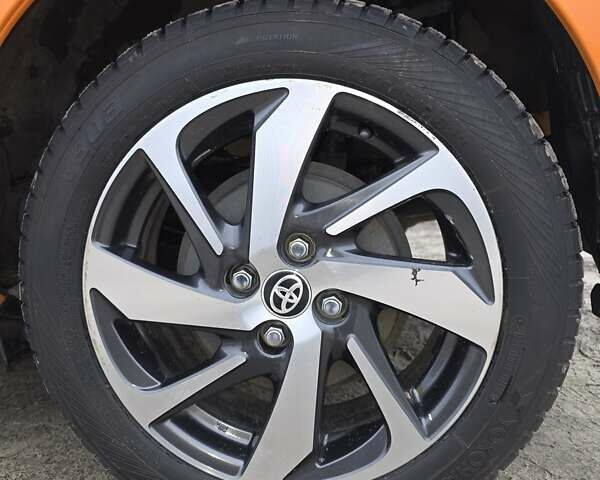 Оранжевый Тойота Aqua, объемом двигателя 1.5 л и пробегом 81 тыс. км за 11500 $, фото 27 на Automoto.ua