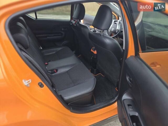 Оранжевый Тойота Aqua, объемом двигателя 1.5 л и пробегом 81 тыс. км за 11500 $, фото 16 на Automoto.ua