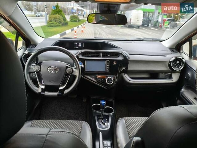 Оранжевый Тойота Aqua, объемом двигателя 1.5 л и пробегом 97 тыс. км за 13400 $, фото 20 на Automoto.ua