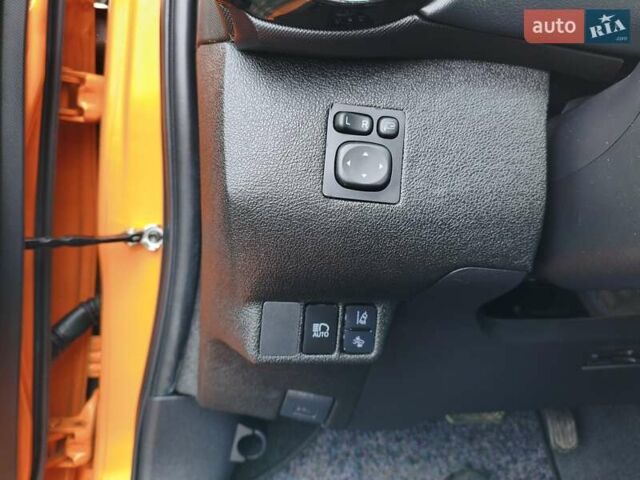 Оранжевый Тойота Aqua, объемом двигателя 1.5 л и пробегом 97 тыс. км за 13400 $, фото 24 на Automoto.ua