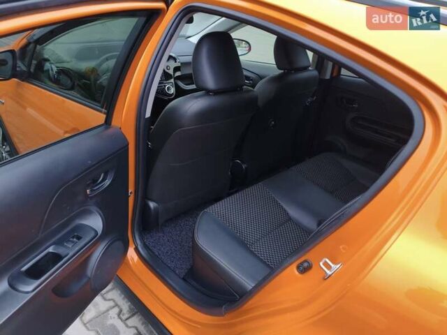 Оранжевый Тойота Aqua, объемом двигателя 1.5 л и пробегом 97 тыс. км за 13400 $, фото 16 на Automoto.ua