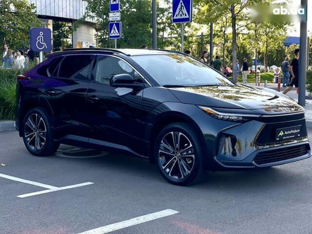 Тойота bZ, объемом двигателя 2.45 л и пробегом 19 тыс. км за 28999 $, фото 2 на Automoto.ua