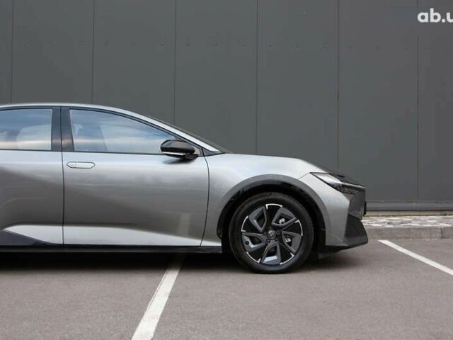 Тойота bZ, объемом двигателя 2.45 л и пробегом 1 тыс. км за 26600 $, фото 4 на Automoto.ua