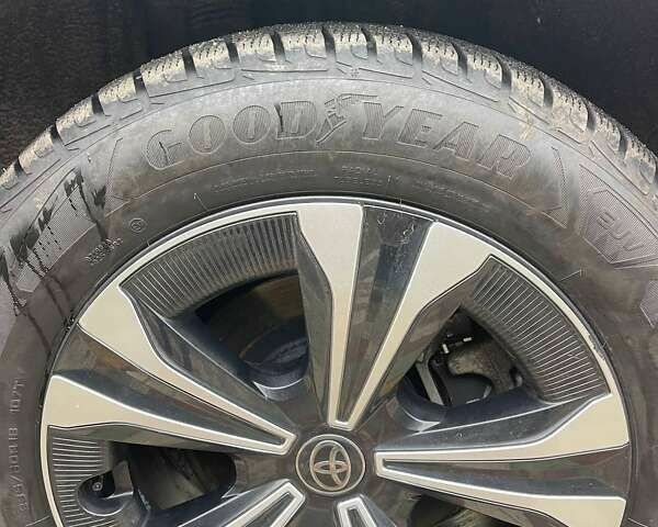 Серый Тойота bZ, объемом двигателя 0 л и пробегом 52 тыс. км за 22300 $, фото 11 на Automoto.ua