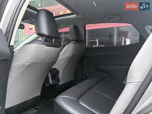 Сірий Тойота bZ3, об'ємом двигуна 0 л та пробігом 1 тис. км за 18750 $, фото 4 на Automoto.ua