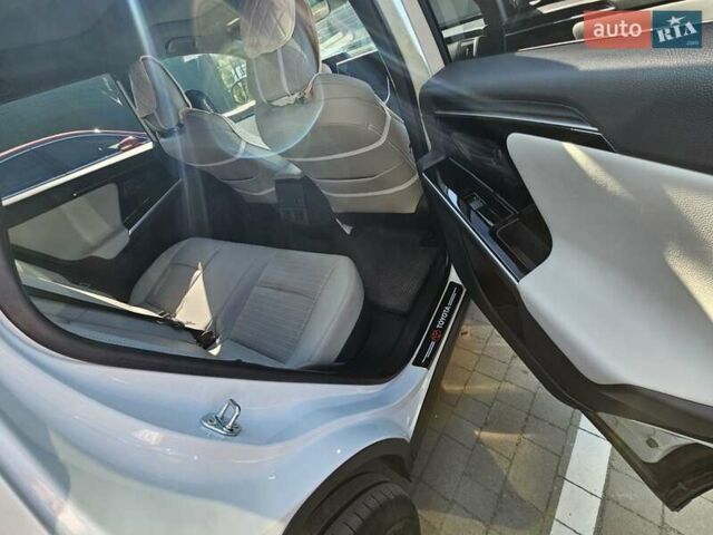 Білий Тойота bZ4X, об'ємом двигуна 0 л та пробігом 16 тис. км за 23900 $, фото 6 на Automoto.ua